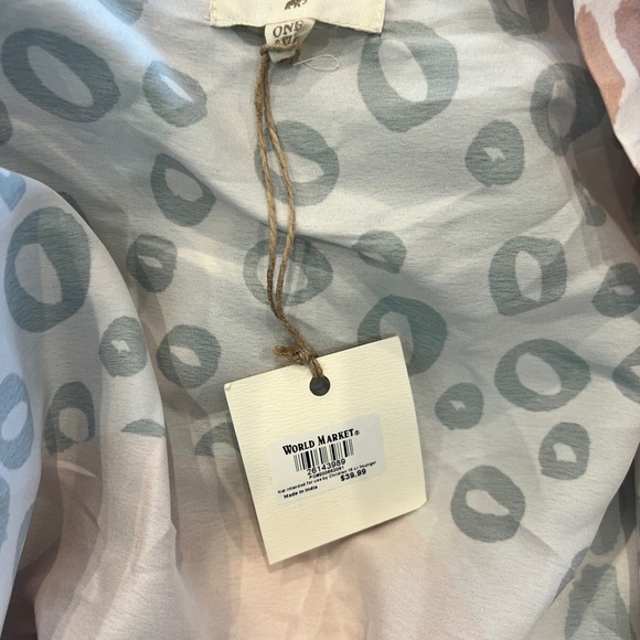 Satiny Robe w/animal print patterns - Picture 6 of 6